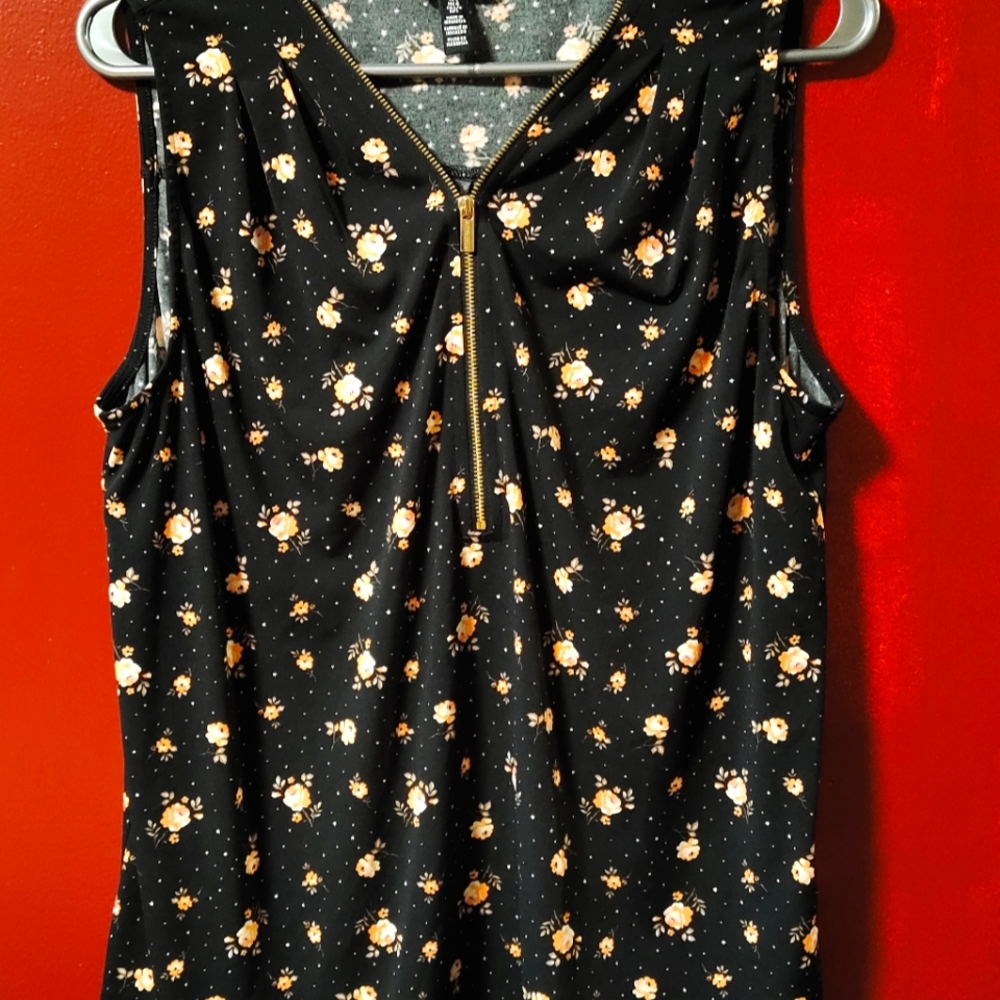 Ellen Tracy top.